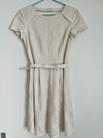 Hübsches Kleid von Oasis Grösse 36