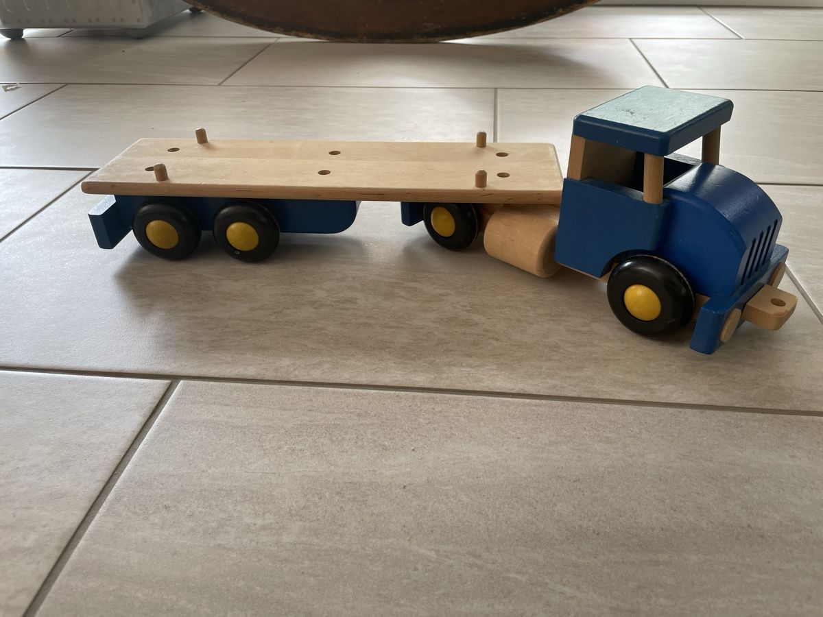 Giocattoli: Holz Lastwagen  – Usato da Ennetbaden venduto da Mentos07 1