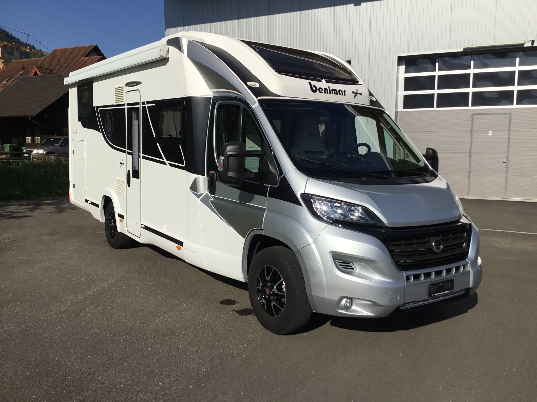 Benimar Veicoli da campeggio: Benimar Perseo 563 Jubiläums-Modell Northautokapp top – Usato da Büsserach venduto da Swissbluesmobile 1