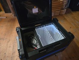 Carbest MaxiFreezer 50 Kompressor-Kühlbox 12V/24V/230V