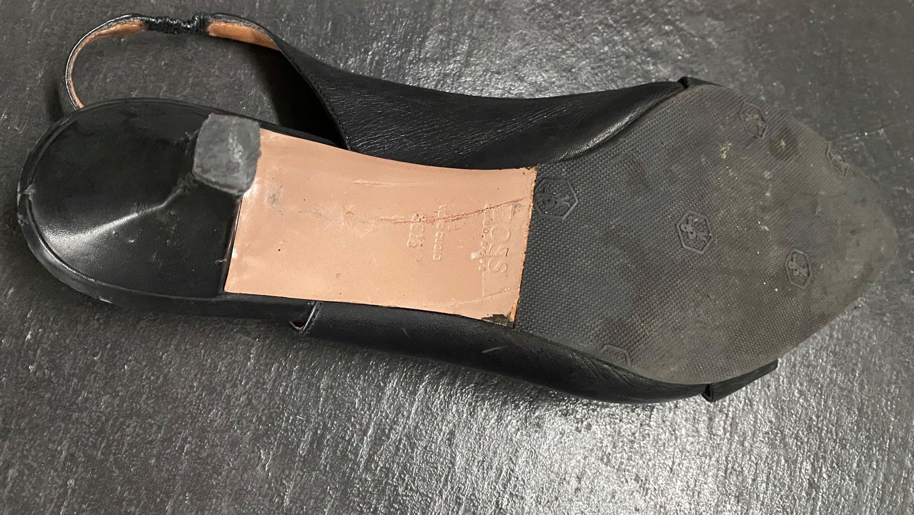 Hugo Boss Scarpe da donna: Boss Pumps mit Kittenheals, hinten offen 38.5 – Usato da Chur venduto da simhofstr 3