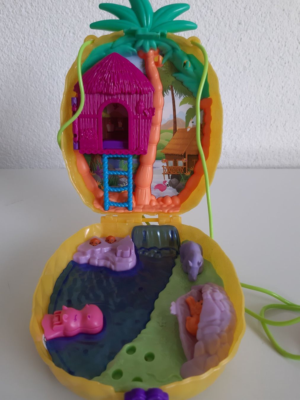 Polly Pocket Spielzeuge: Polly Pocket Tropicool Pineapple Purse – Gebraucht aus Buchs SG von Bray_Law 3