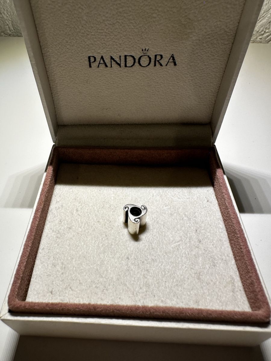 Pandora Anhänger: Pandora Anhänger Good Luck – Gebraucht aus Schmitten FR von ale_w9b7