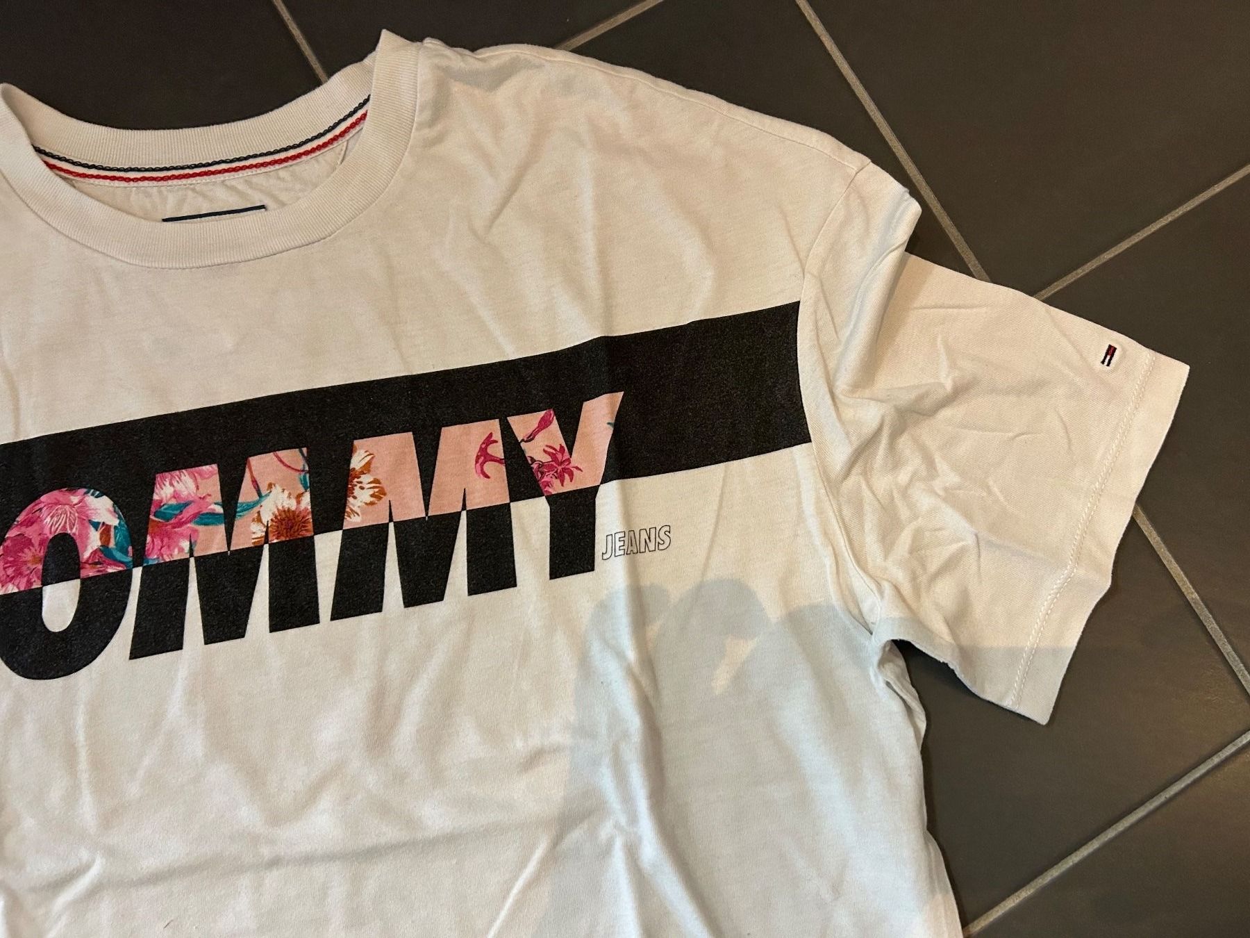 Tommy Hilfiger T-shirt: T-shirt Tommy jeans / T. M – Usato da Daillens venduto da guisepa 1