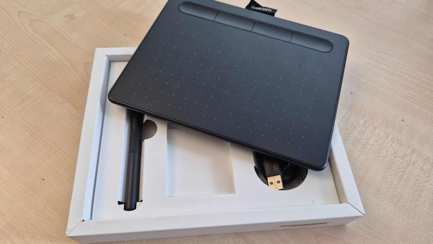 Wacom Tablet PC: Zeichnungstablett WACOM Intuos – Neu und originalverpackt aus Pratteln von petercairoli 1