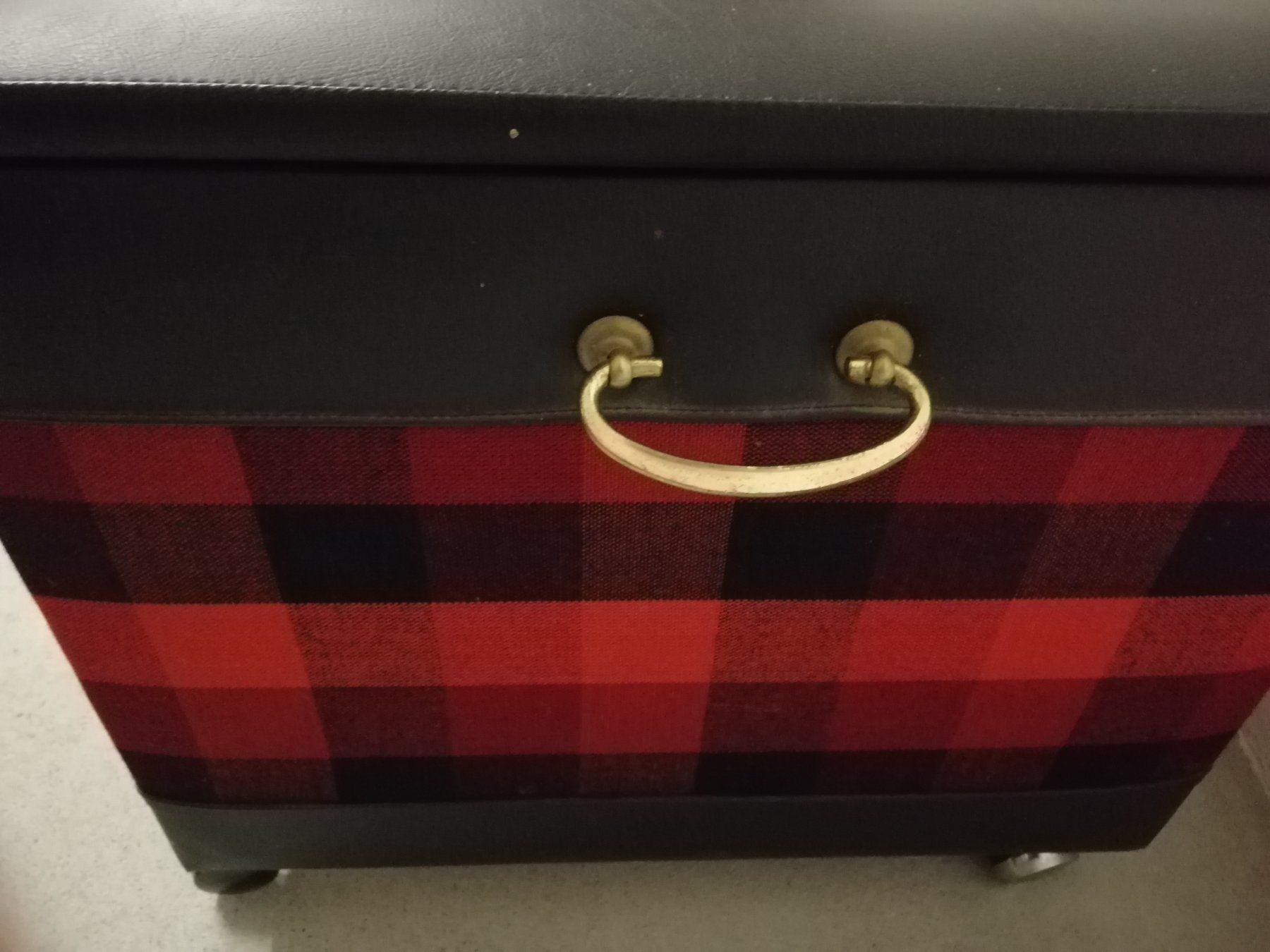 Cassapanche: Original Truhe aus den 50er , Hocker – Usato da Villmergen venduto da MONCHHICHI 1