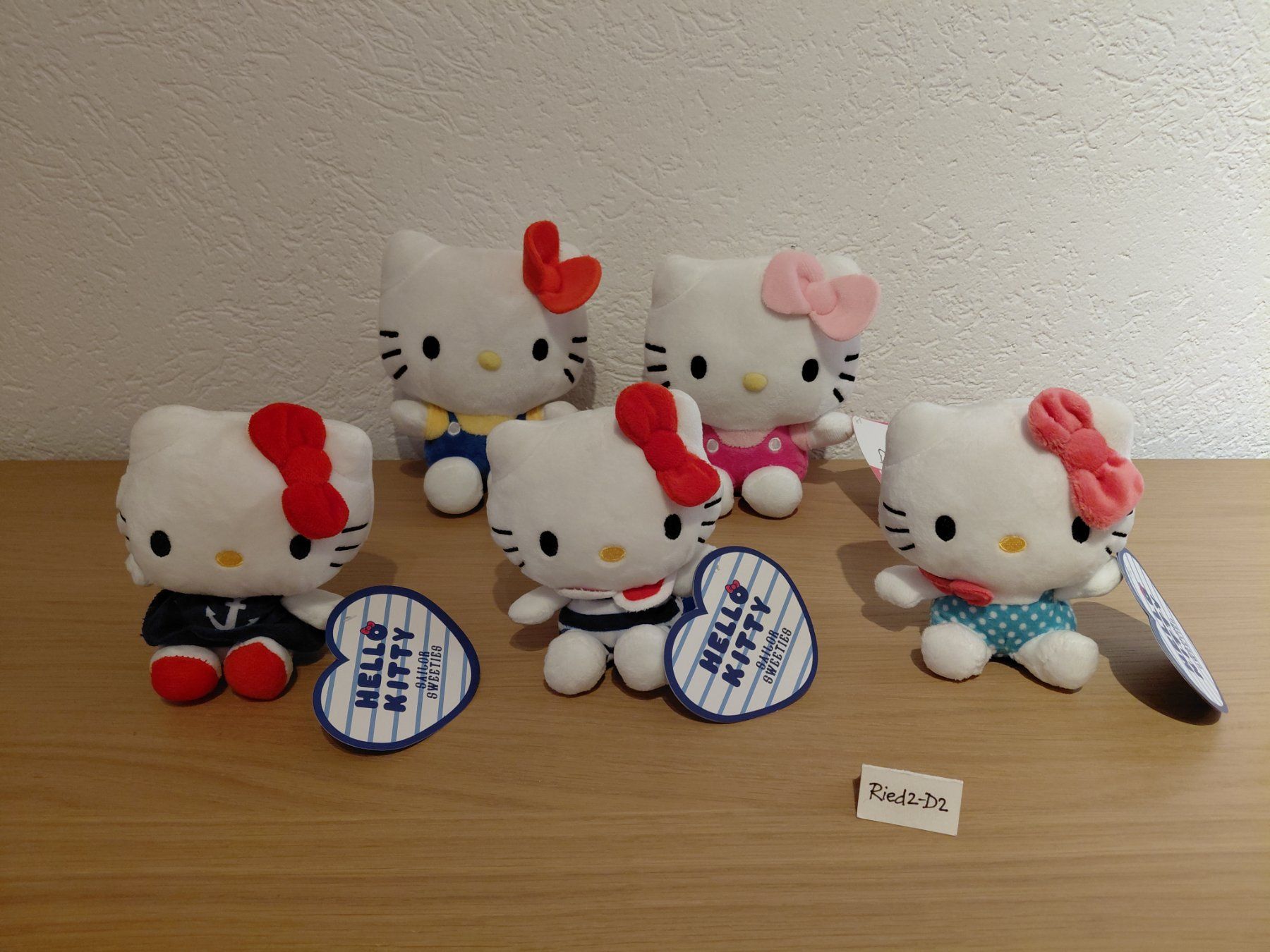 Hello Kitty Jouets: 5 x Hello Kitty Plush. NEW – Neuf avec emballage d'origine à La Chaux-de-Fonds par Ried2-D2