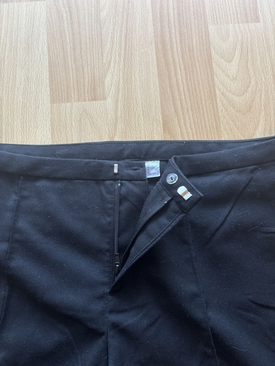 Pantaloni: Anzugshosen – Usato da Gibswil venduto da Kudi21 1