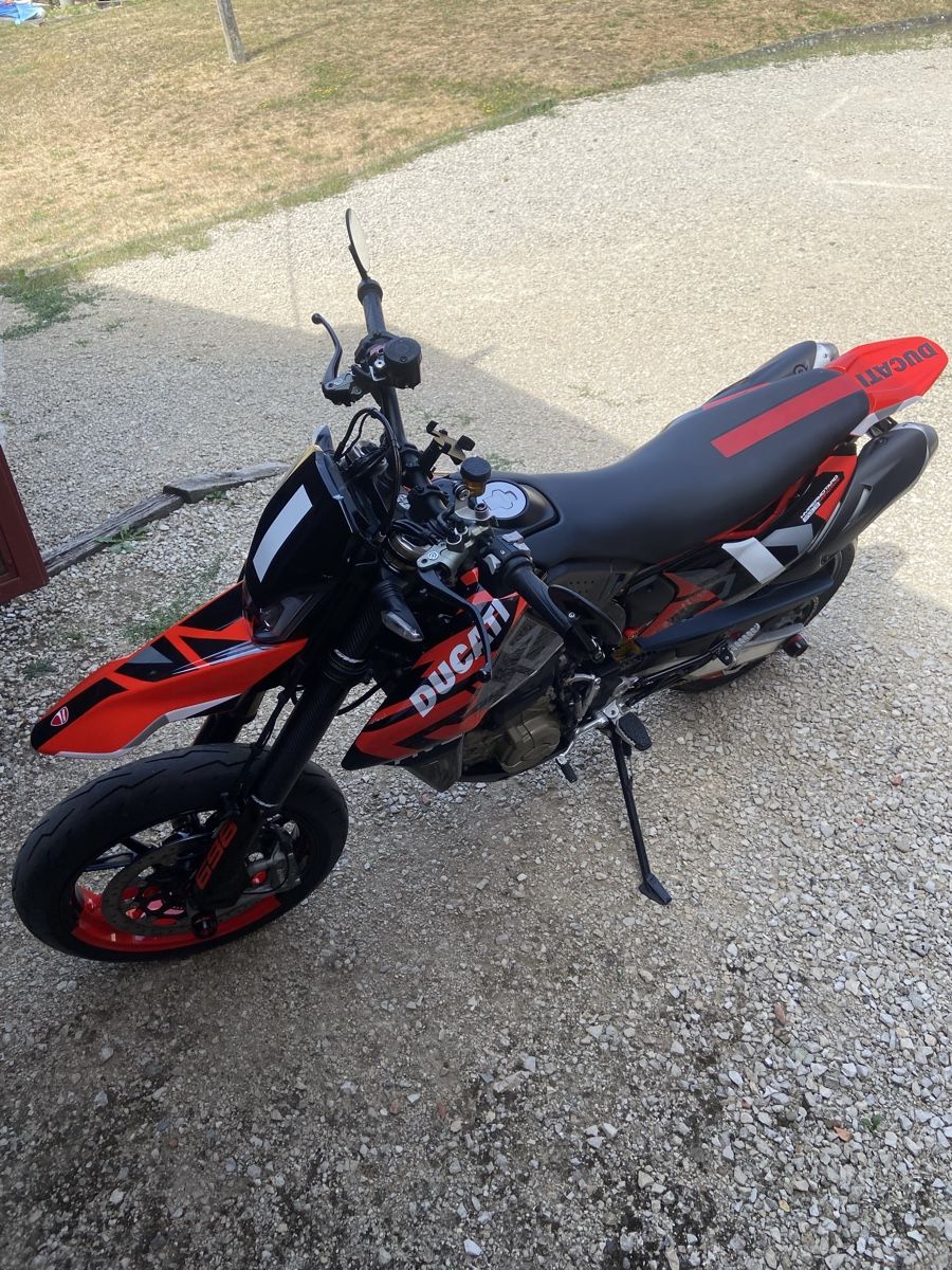 Ducati Strada: Ducati Hypermotard 698 Monobike – Usato da Grenchen venduto da Motorini 1