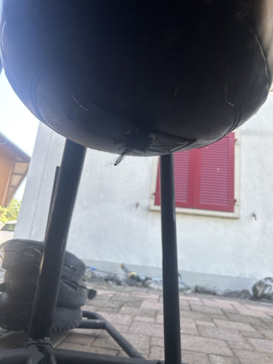 Sacs de frappe: Boxsack inkl. Ständer – D'occasion à Zuzwil par sam_gpb9 1