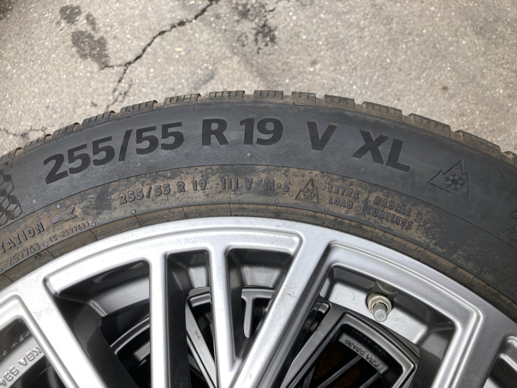 Audi Pneumatici & Ruote complete: 255/55R19 Winterräder Audi e-tron – Usato da Cham venduto da WB2223 6