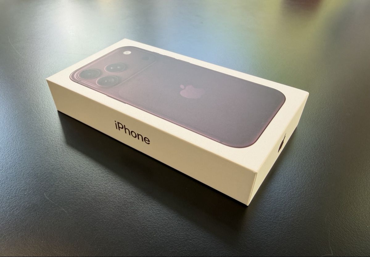 Apple Telefoni cellulari / Smartphones: iPhone 18 Pro 512GB Burgunder – Nuovo e nell'imballaggio originale da Egliswil venduto da HolgerHermann 1