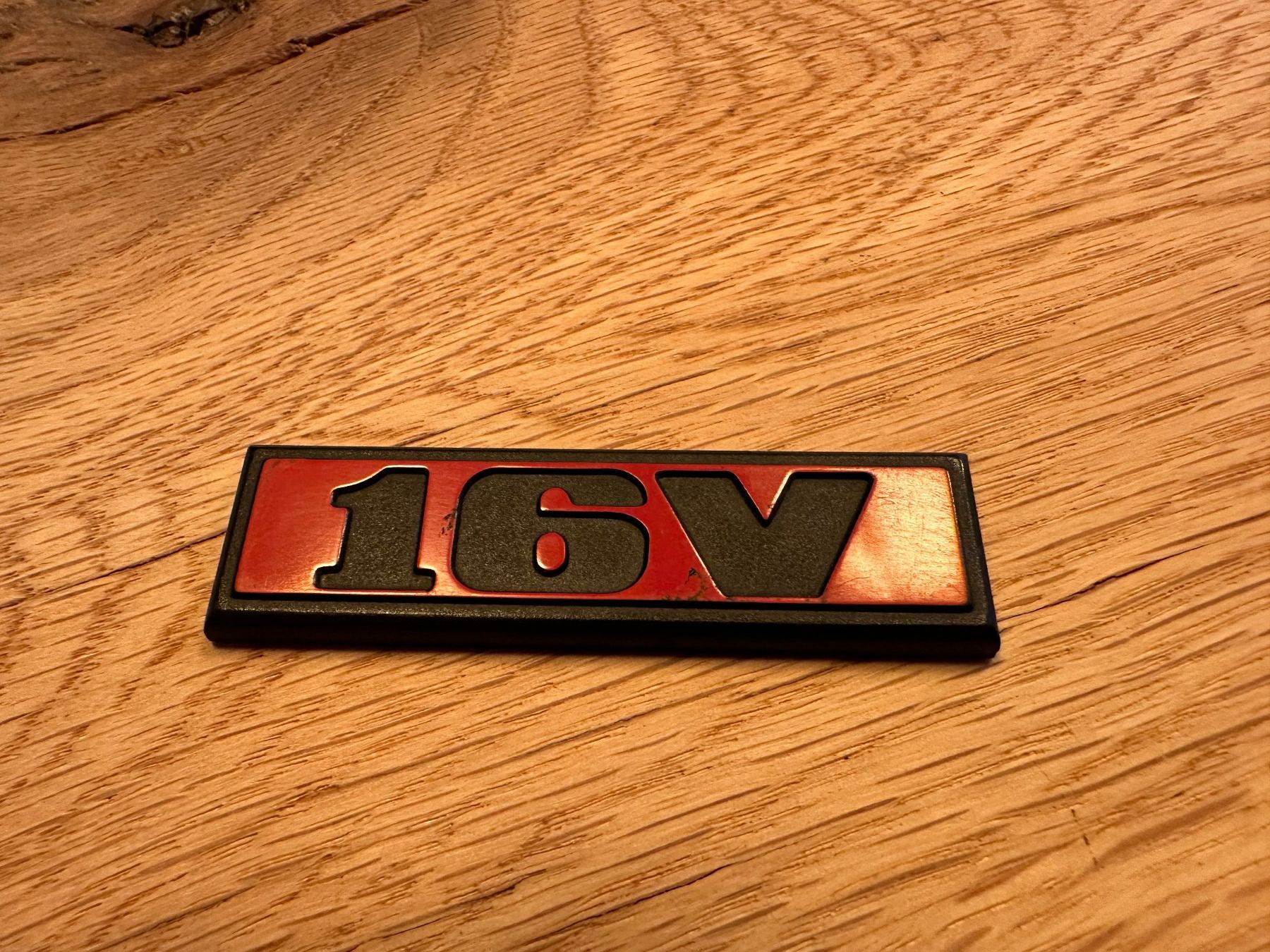 VW Tutti pezzi di ricambio auto: VW Golf 16V Emblem – Nuovo (secondo la descrizione) da Alpnachstad venduto da Rucksack10