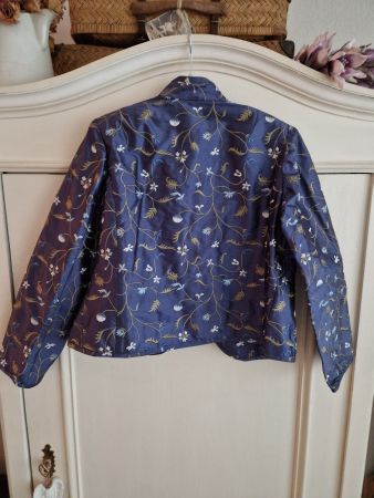 Sehr schöne Jacke / Blazer mit Blumenmuster