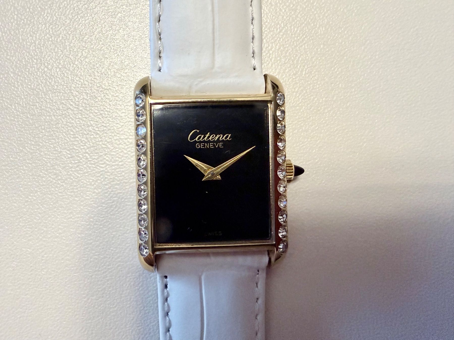 Orologi: CATENA "Tank" type, MEDIUM, Plaqué or, Mechanical, Swiss – Nuovo e nell'imballaggio originale da Le Mont-sur-Lausanne venduto da LycaGallery 1