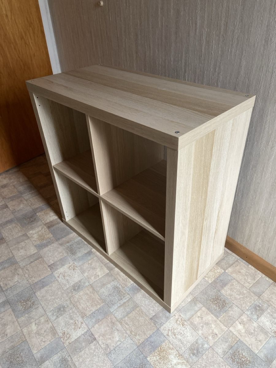 Scaffali: Kalax Regalmit 4 Fächern, Holzoptik. Sommerangebot – Usato da Leuggern venduto da Laurence_60 2