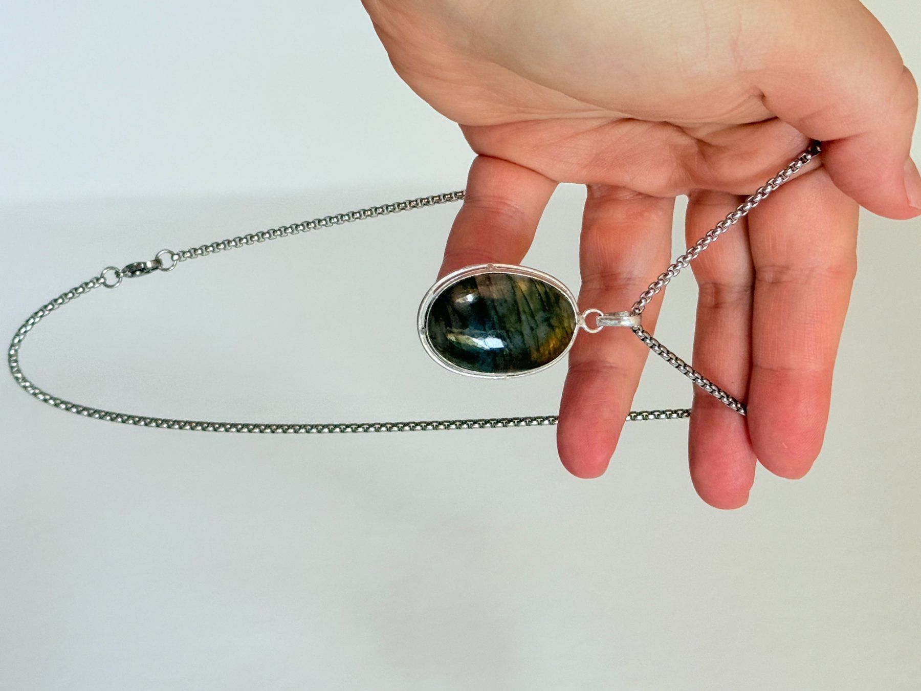 Ketten: Collier avec labradorite - Élégant & Naturel! – Neu und originalverpackt aus Genève von AWWA 7