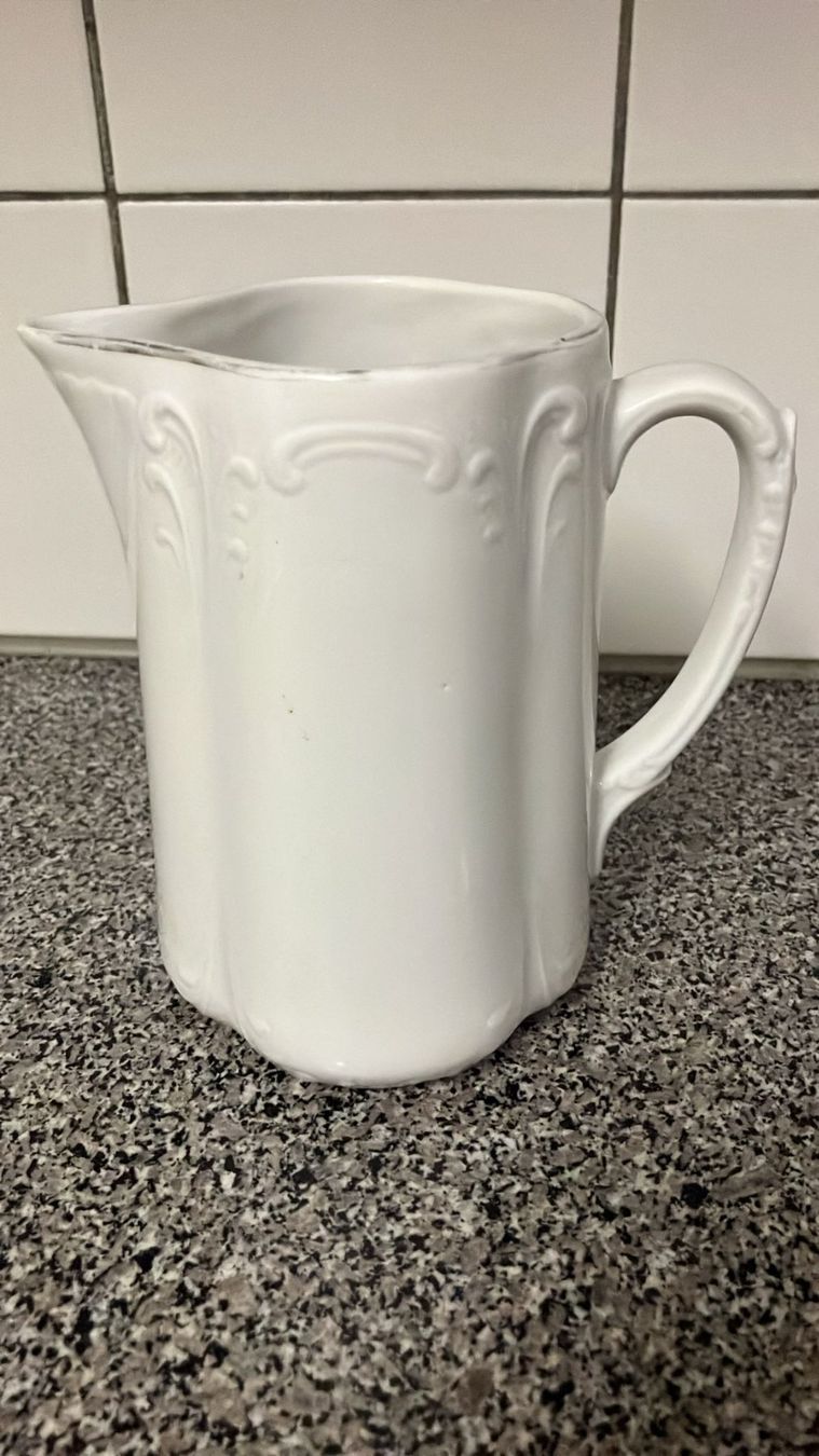 Caraffe: Caraffa in porcellana bianca – Usato da Melano venduto da H-Sara