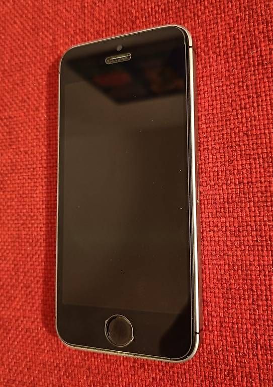 Telefoni cellulari / Smartphones: iPhone SE 64GB – Usato da Dietikon venduto da Sailsoft 3