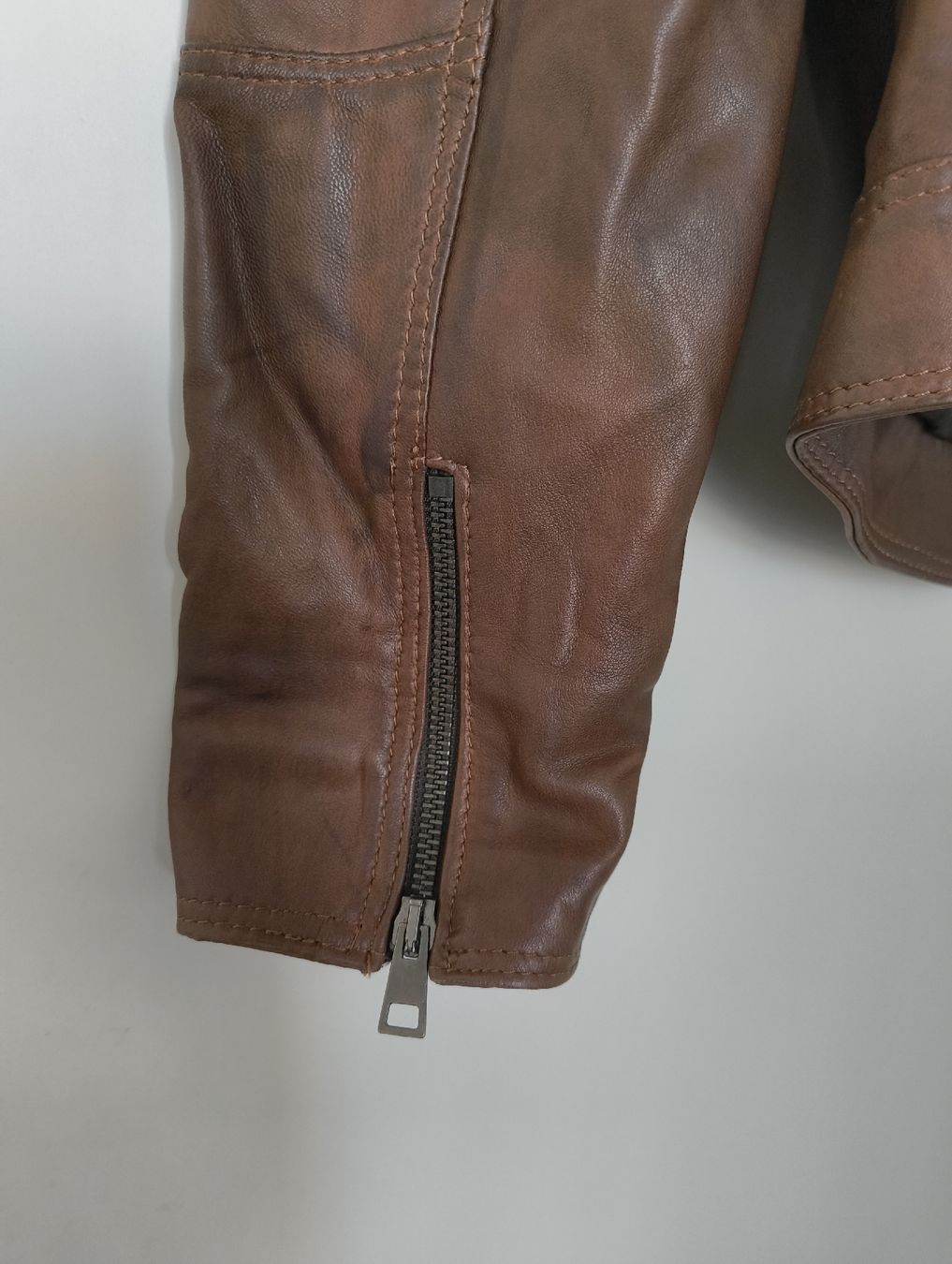 Jacken: Lederjacke Grösse 44 – Gebraucht aus Schwarzenburg von Tvona 2