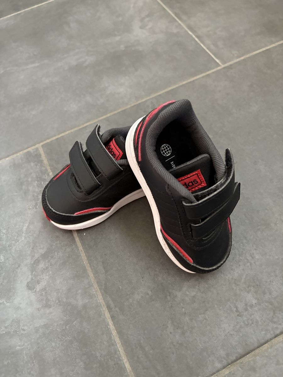 Adidas Scarpe per ragazzi: Adidas Sneaker 21 – Nuovo (secondo la descrizione) da Lenggenwil venduto da Coco1 3