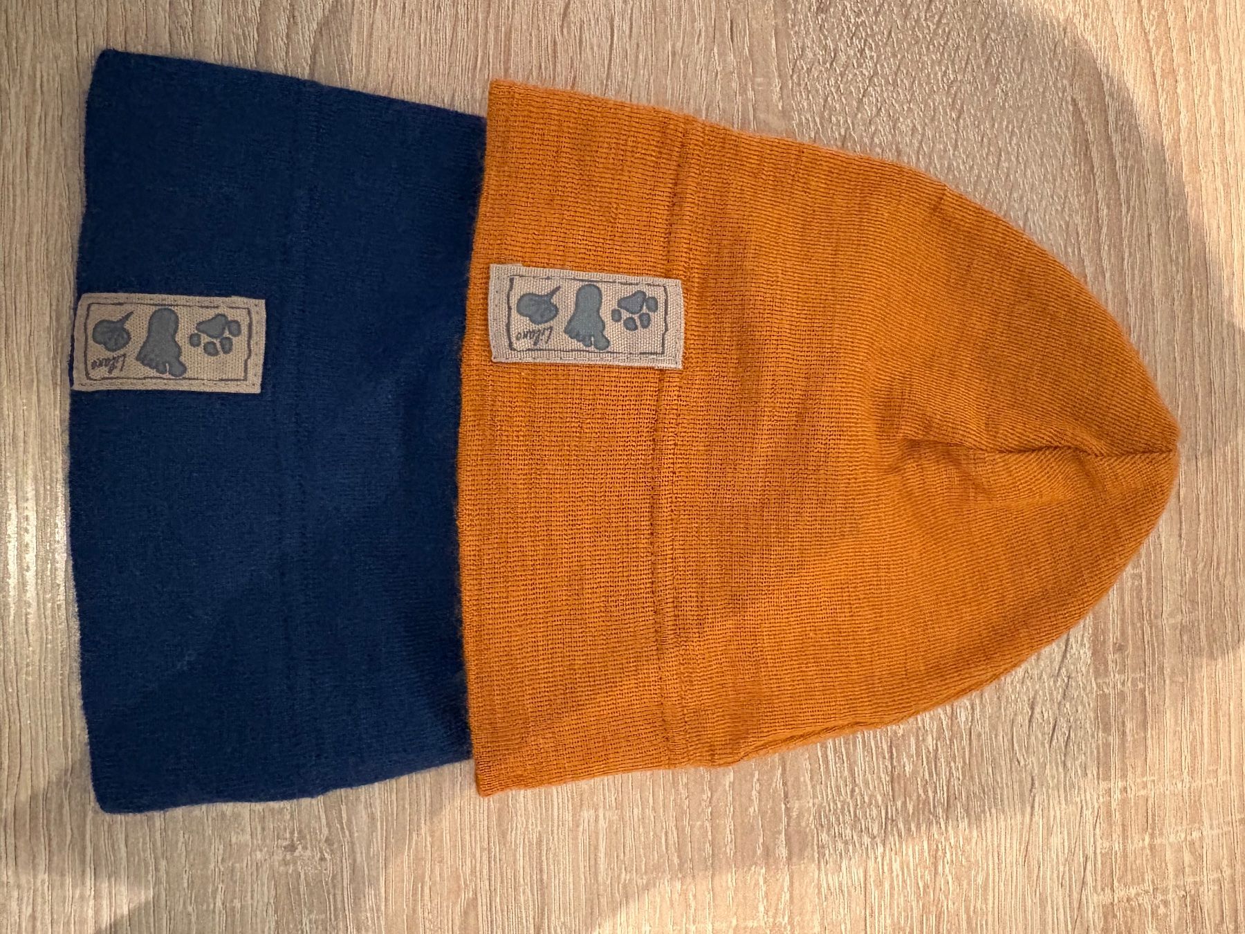 Bonnets & Echarpes: 2 Wolle Seide Beanies Grösse 62/68 – D'occasion à Ganterschwil par crt_8h66
