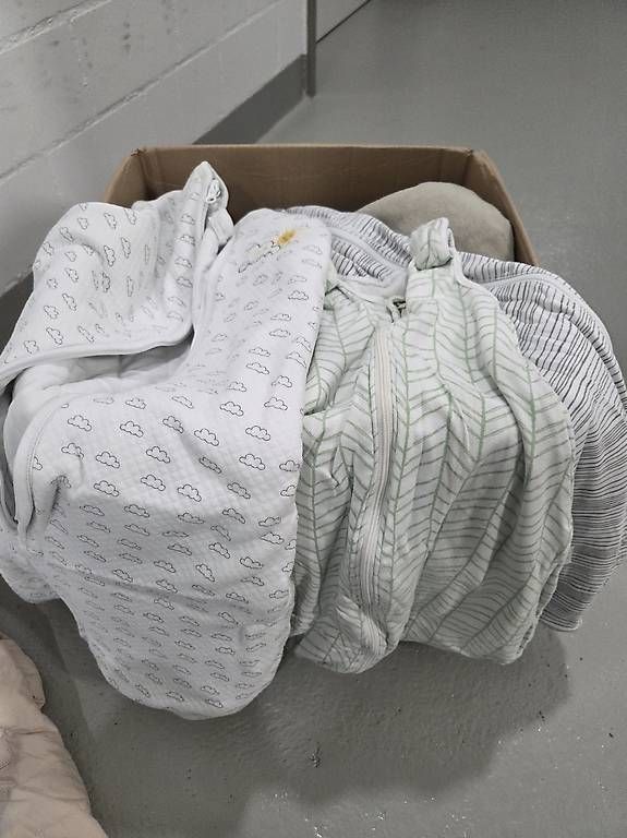 Baby-Mahlzeiten: Schlafsäcke + Nuschis + Decken + Lätzli – Gebraucht aus Wigoltingen von Chanti.89 1