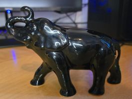 Schwarzer Deko-Elefant aus Keramik – Glücksbringer!
