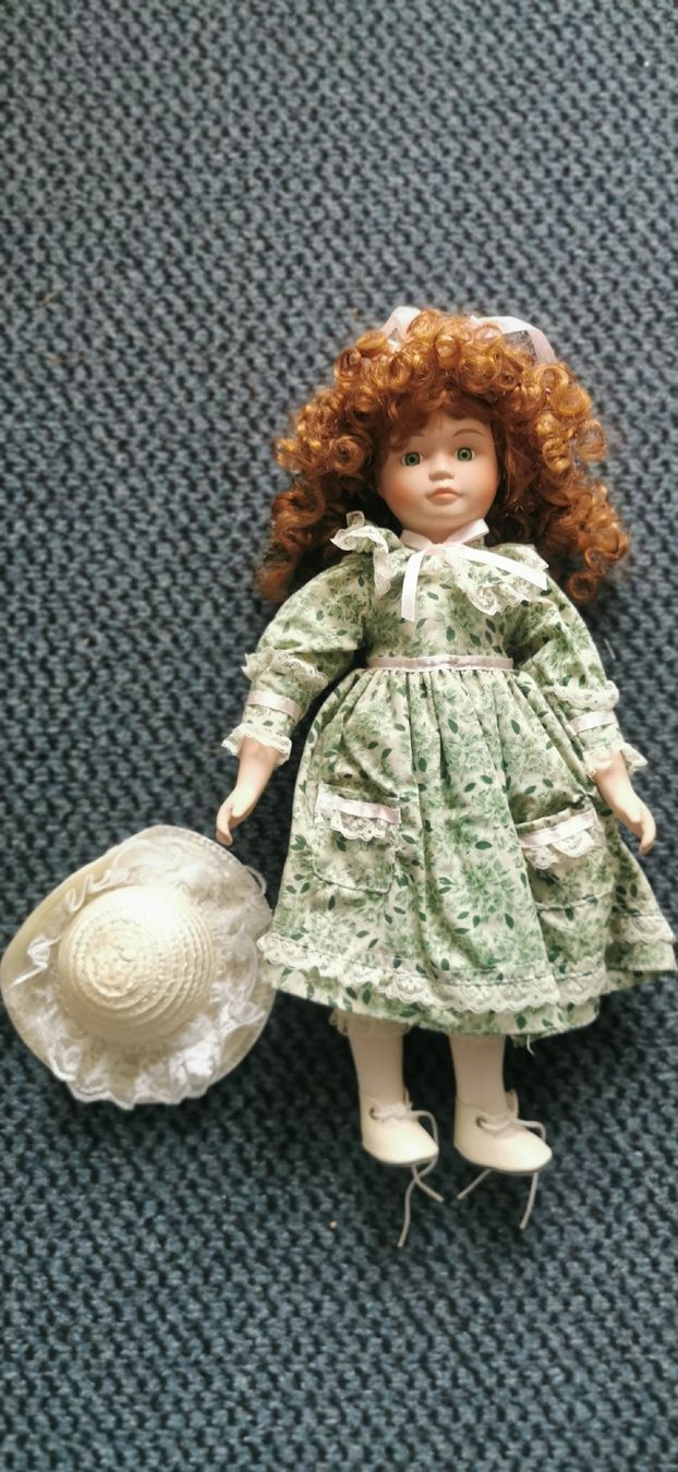 Bambole: RECHERCHONS COLLECTIONNEUR POUPÉES – Usato da Tavannes venduto da shannonmeylan2003 9