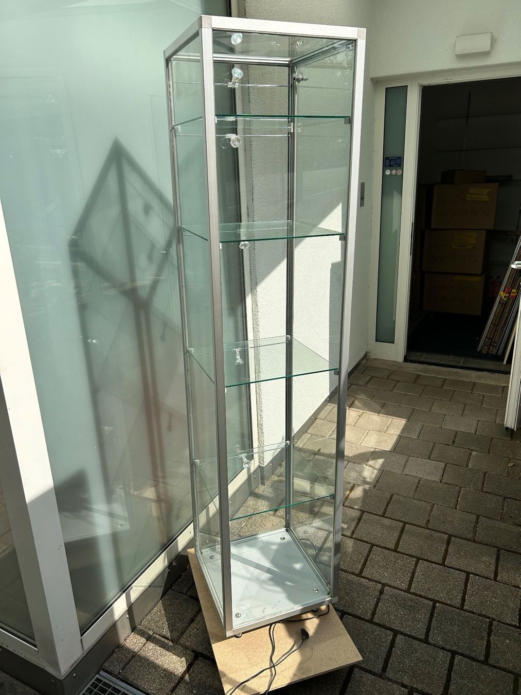 Vitrines: Glasvitrine mit Beleuchtung – D'occasion à Aarau par Tanichtis01 2