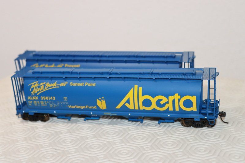 Modelleisenbahnen: 4 US Güterwagen ( 552 ) – Gebraucht aus Kerzers von Winu64 4