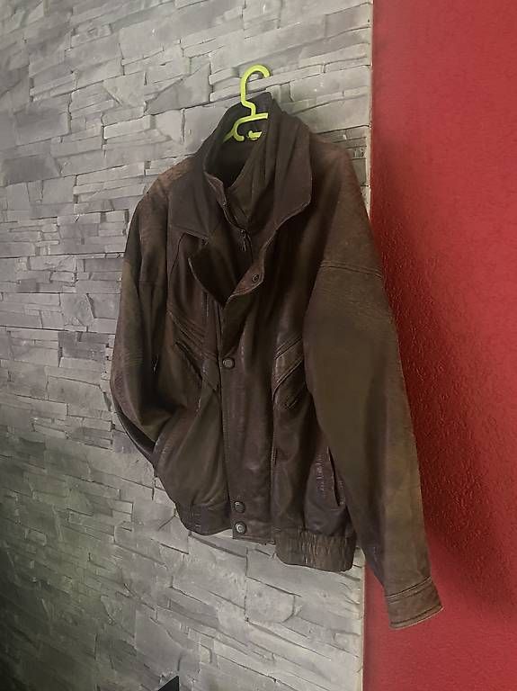 Giacche: Veste cuir  – Usato da Le Noirmont venduto da Leszukis