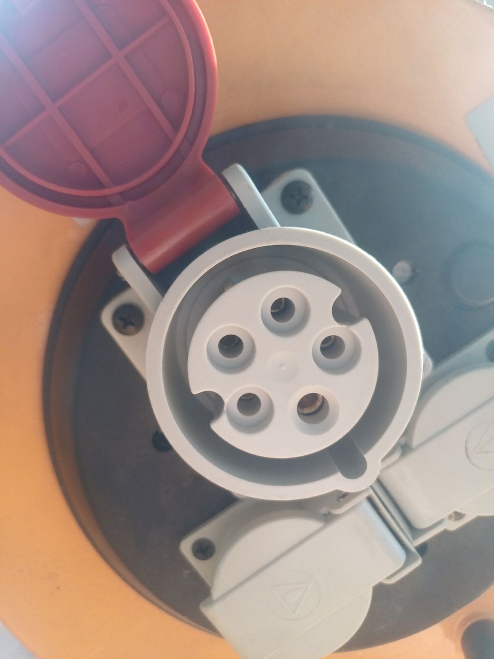 Cavi: Kabelrolle 380V 16 Ampere – Difettoso da Wangenried venduto da Recycler94 1