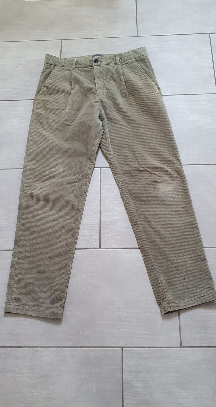 H&M Pantaloni: Neuwertige Cordhose, Gr. 29, regular fit – Usato da Wallenwil venduto da Rainbow45