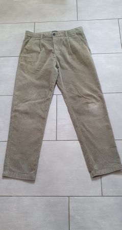 Neuwertige Cordhose, Gr. 29, regular fit