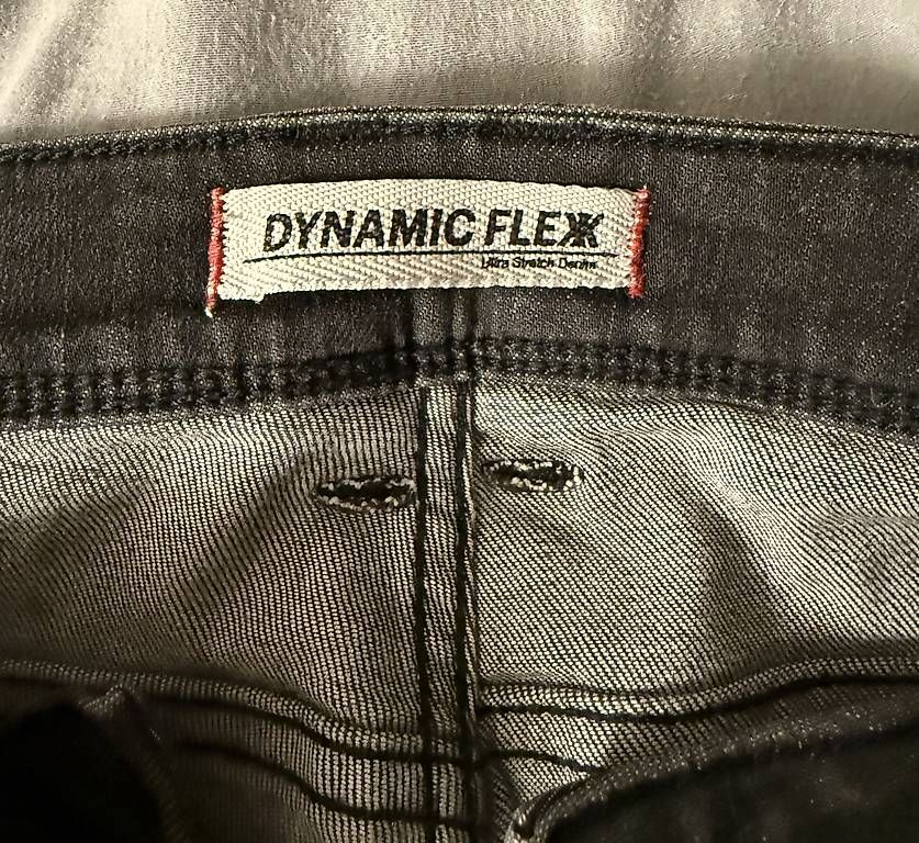 Jeans: Schwarze Jeans  – Gebraucht aus Wädenswil von dom_pz5d 2