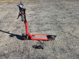 Body Swiss E-Trottinett,Top Zustand,nur 179 km,500w Motor
