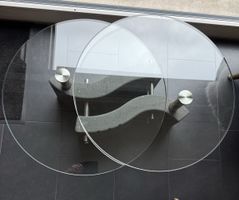 Glas-Couchtisch mit speziellem Design, Top Zustand!