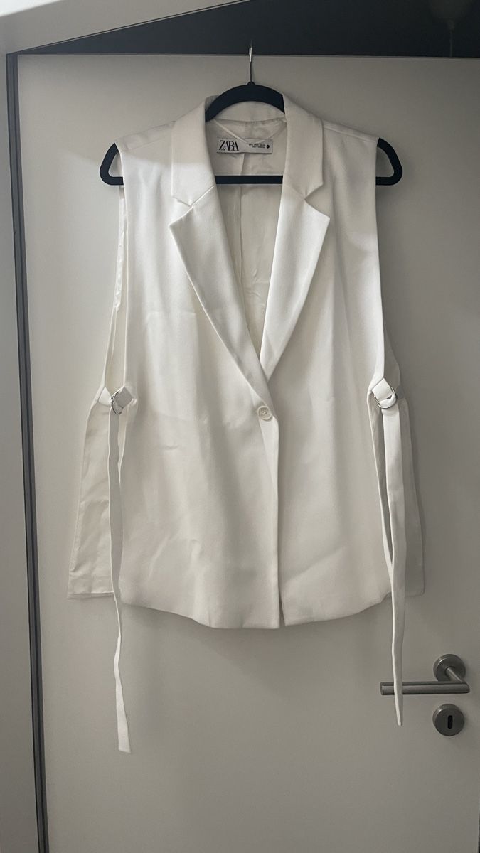 Zara Gilets & Westen: Zara Weste weiss, Gr. L – Neu (gemäss Beschreibung) aus Lausen von sim_hgp6