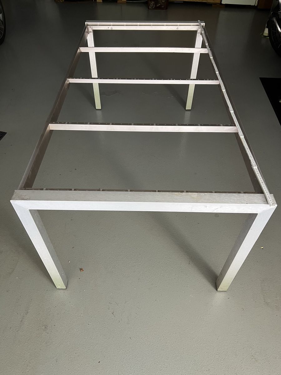 Sonstiges Mobiliar: Tischbein – Gebraucht aus Tobel von honda955 1