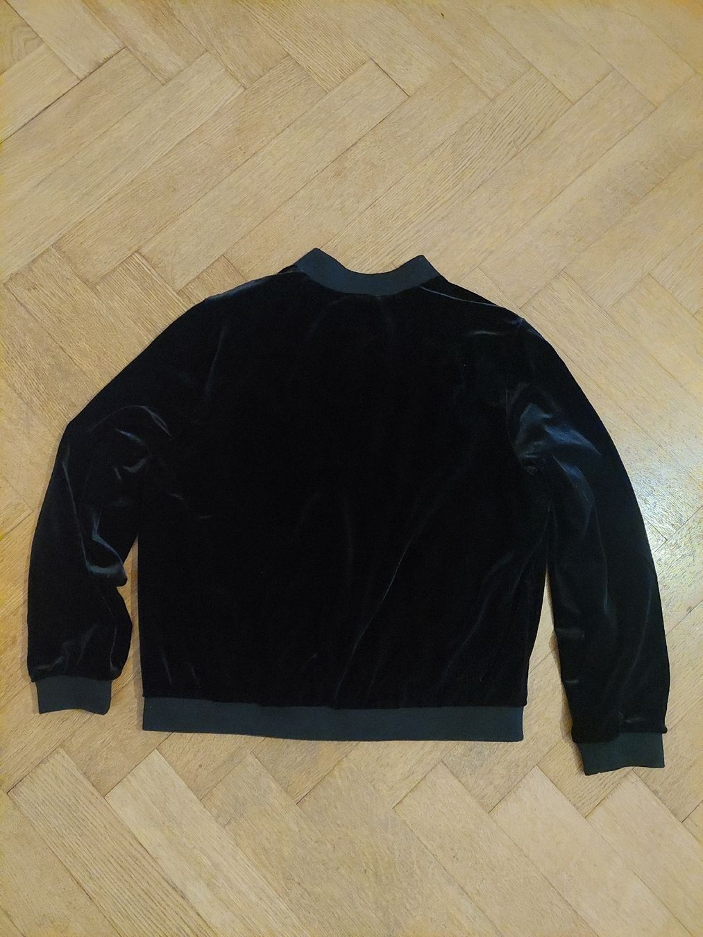 Esprit Pulls & Sweat-shirts: Samt Baseballjacke Esprit – Neuf (Voir description) à Basel par sar_xyg5 1