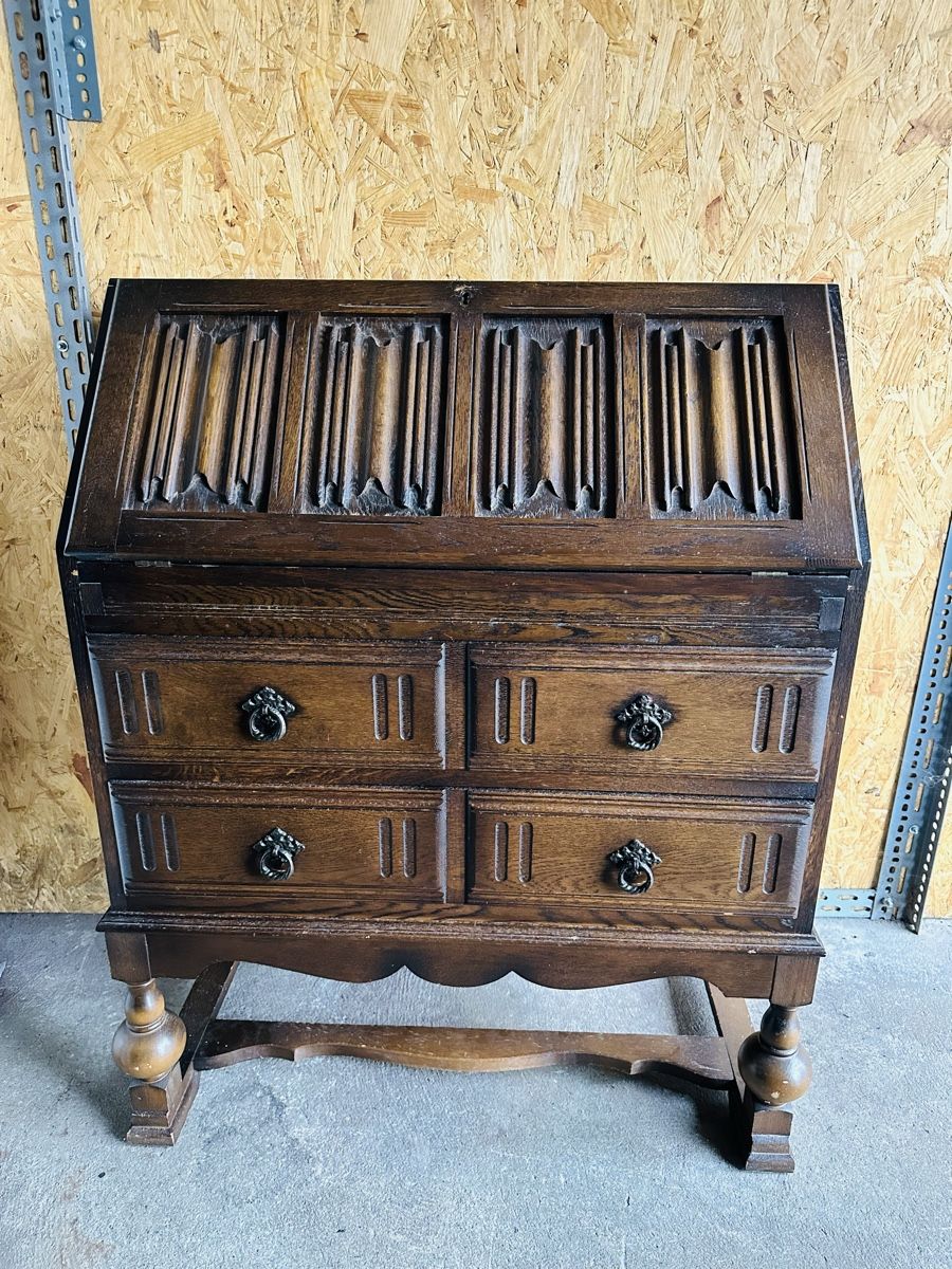 Bureaux: VINTAGE OAK LINENFOLD BUREAU – D'occasion à Brügg BE par Goob
