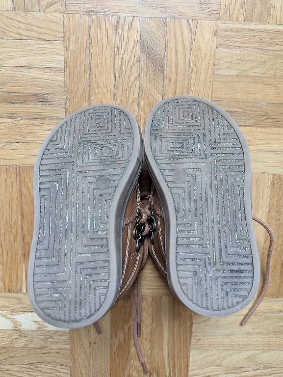 Scarpe per ragazzi: Kinderschuhe Gr. 22 – Usato da Wittenbach venduto da Arnold1503 2