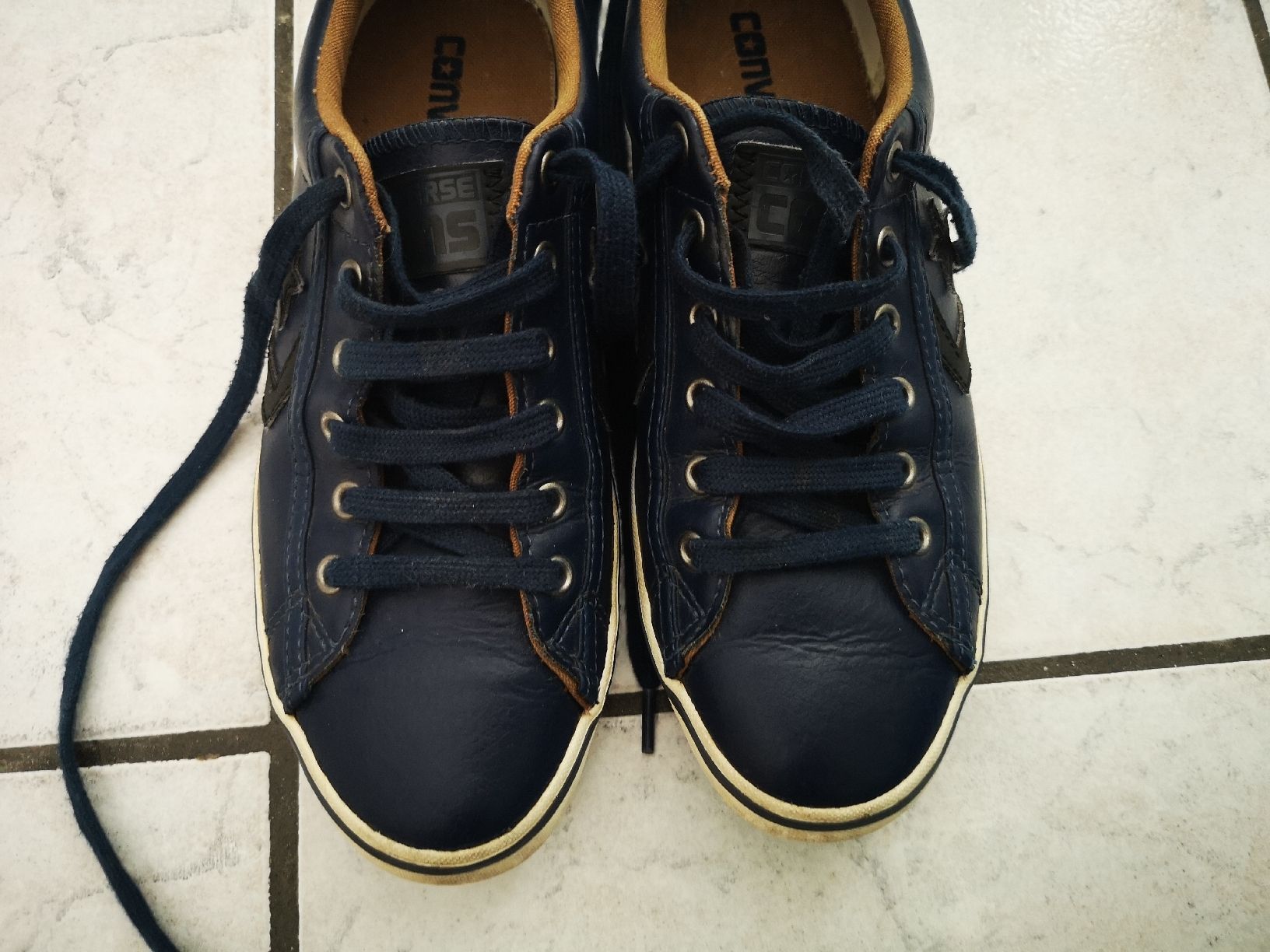 Converse Scarpe da donna: Converse Leder sneaker gr. 37 dunkelblaue – Usato da Sevelen venduto da gsandax 1
