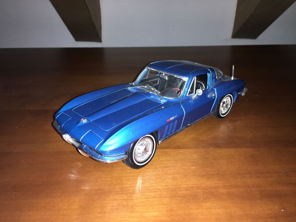 65 Corvette Sting Ray. Revell 07443