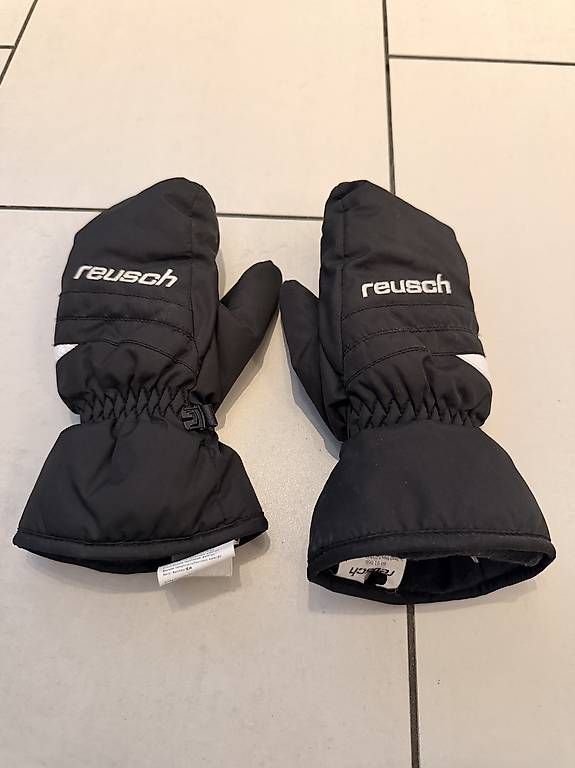Handschuhe & Handstulpen: Wasserdichte Reusch Handschuhe Gr. 4.9 – Gebraucht aus Bülach von Potinam