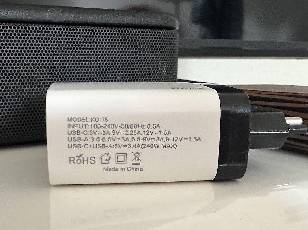 Unità & Adattatore: 240W USB-C-Ladegerät, schnelles Laden – Usato da Luzern venduto da claiudiu 2