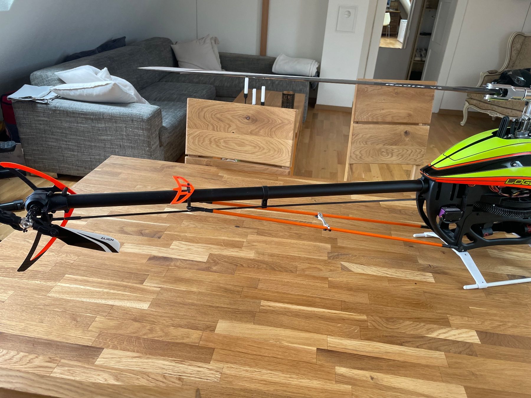 Modellismo RC: Mikado Logo 700 inkl. Elektronik – Usato da Neftenbach venduto da CURRAT1 2