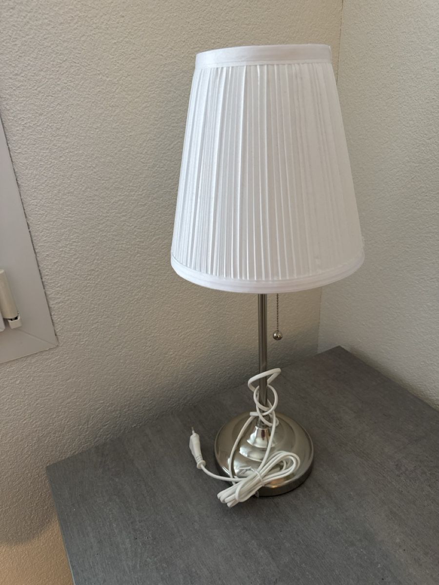 Ikea Lampade: Tischlampe ikea neuwertig  – Nuovo (secondo la descrizione) da Urtenen-Schönbühl venduto da m19_2fdb