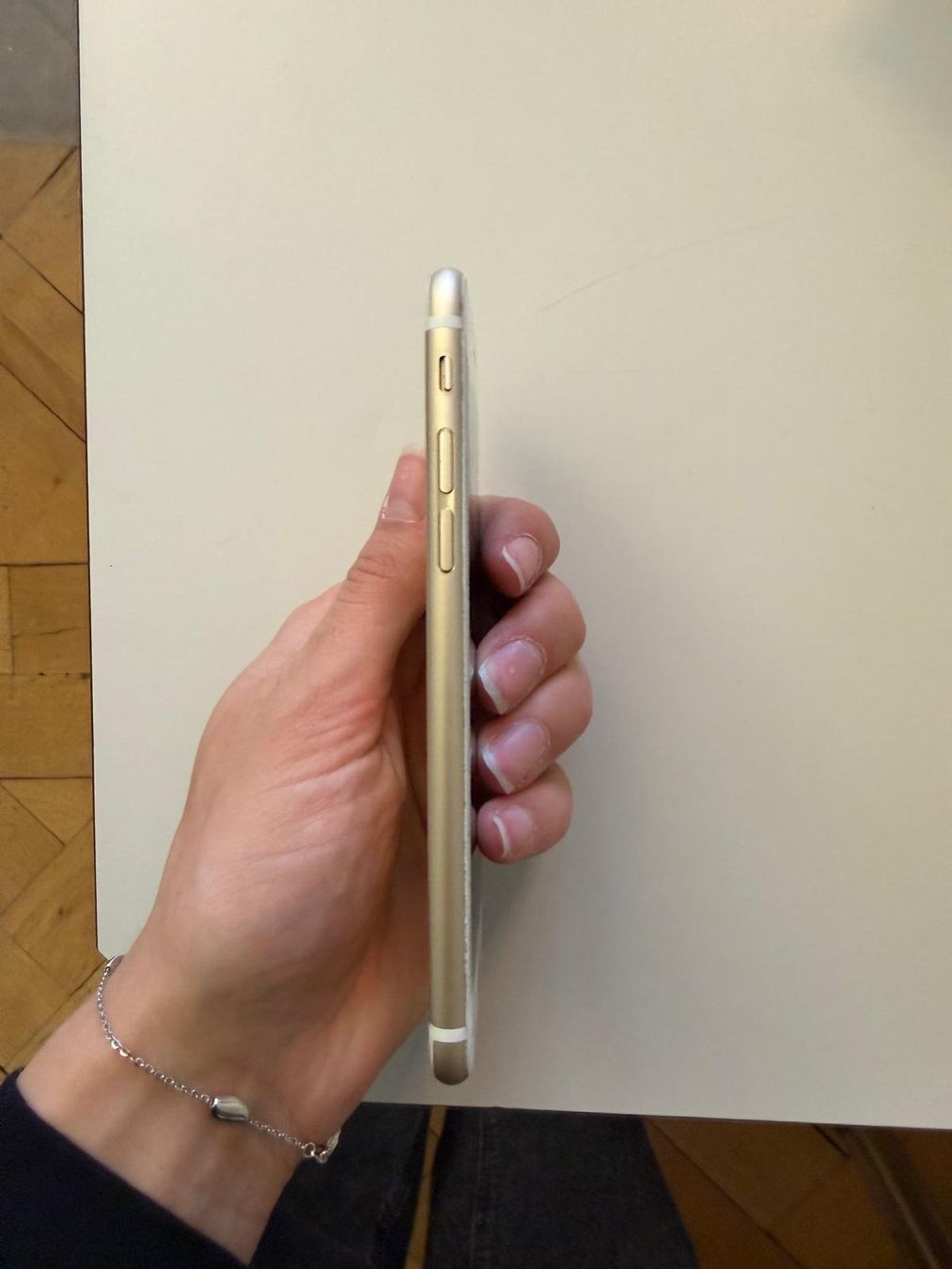 Apple Telefoni cellulari / Smartphones: iPhone S – Usato da Bern venduto da adv_d7hj 5